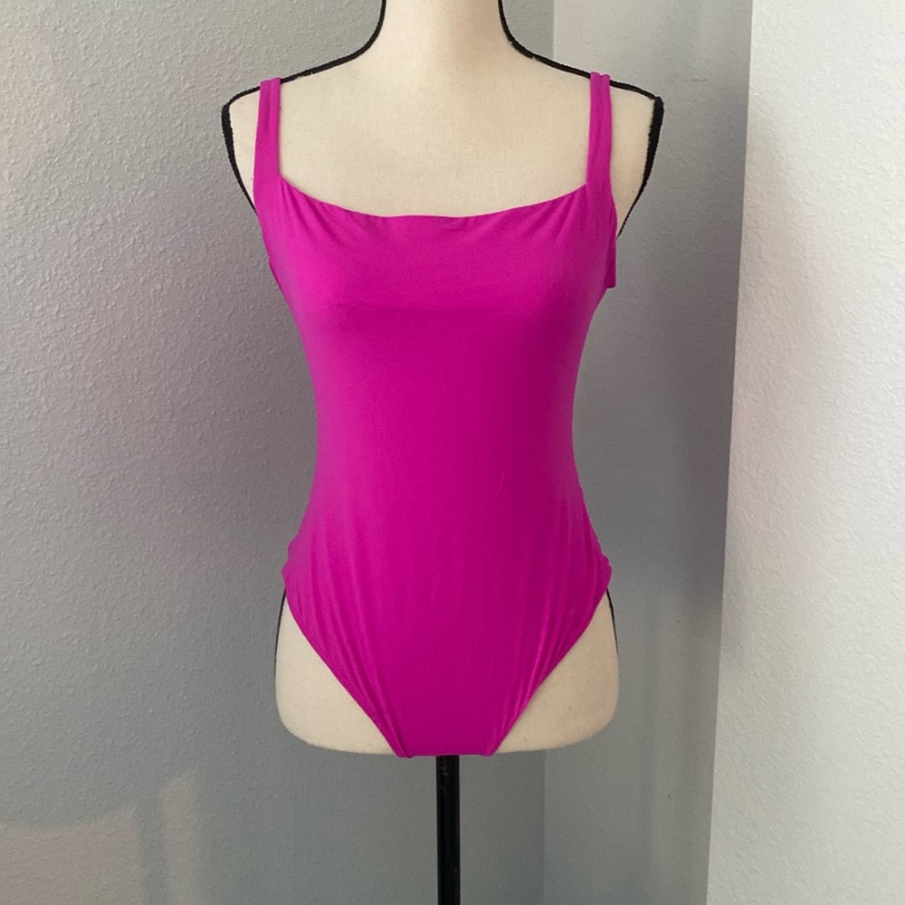 Skims Fits Everybody Square Neck Bodysuit - Pink